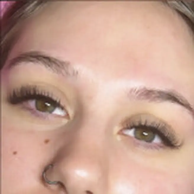 Textured volume by Lash Artistry By Nellie